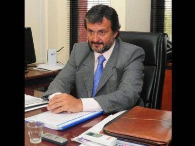 Funcionario moviliz� polic�as para trabar un informe period�stico