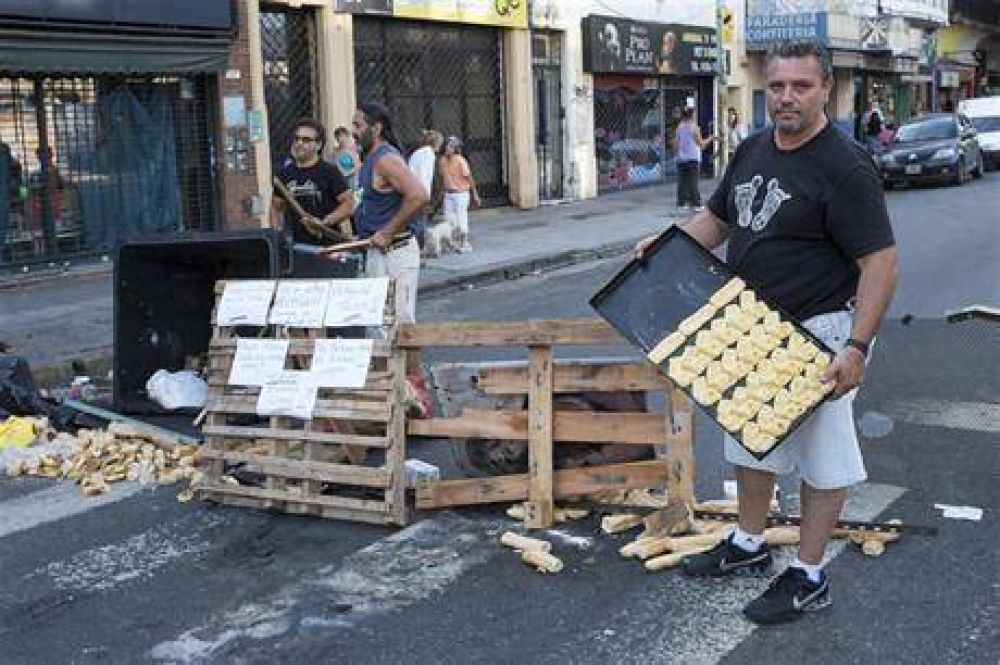 Volver a empezar: afectados por los cortes de luz, tratan de recuperar lo perdido