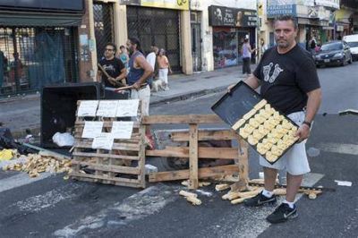 Volver a empezar: afectados por los cortes de luz, tratan de recuperar lo perdido