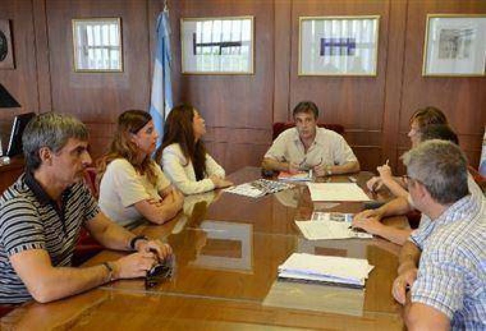 Firmaron la transferencia de terrenos para el Procrear
