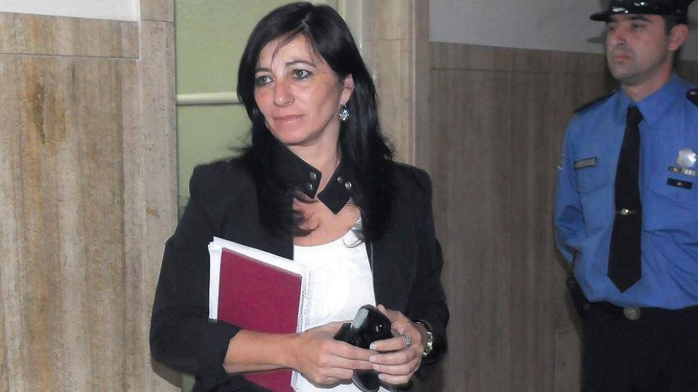 �Cuidate y dejate de joder con los polic�as que te vamos a hacer boleta�, le escribieron a Gianonni