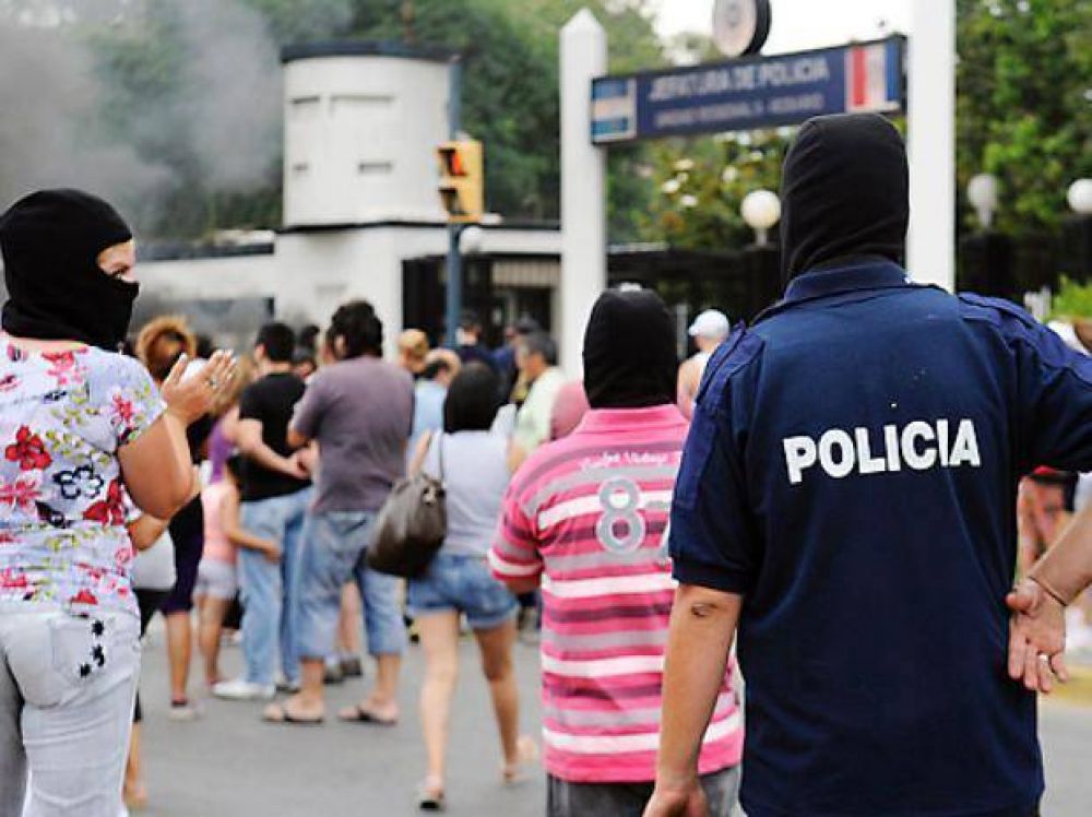 Escuchas telef�nicas revelan c�mo se organiz� el paro policial de diciembre pasado
