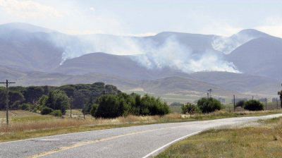 Lograron contener el incendio en Tornquist, "el m�s grande de la historia de la Provincia"