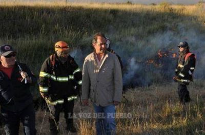 El incendio en Sierra de la Ventana ya afect� a 45.000 hect�reas