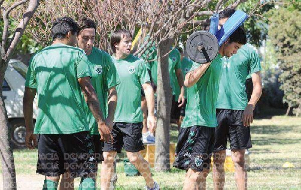 Sarmiento inici� la pretemporada y se incorpor� el delantero Diego Diellos