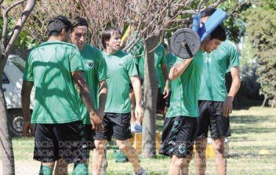 Sarmiento inici� la pretemporada y se incorpor� el delantero Diego Diellos