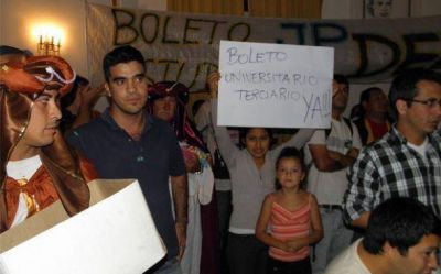 Sesi�n caliente: otro fuerte reclamo para que se cree el boleto universitario y terciario