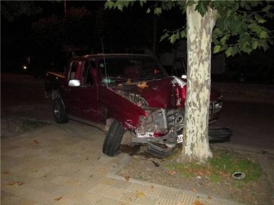 Colisionaron un auto y una camioneta