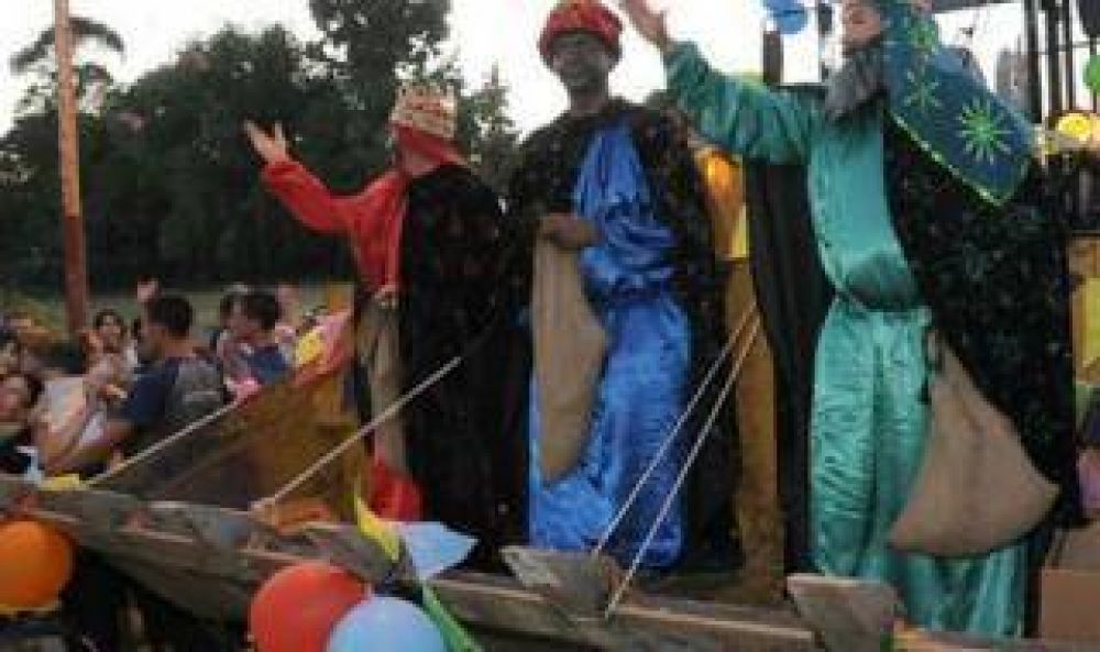 Los Reyes Magos recorren la Provincia