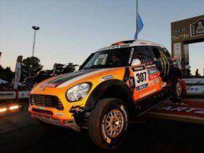 "Ha sido un buen d�a, pero el Dakar todav�a no empieza"