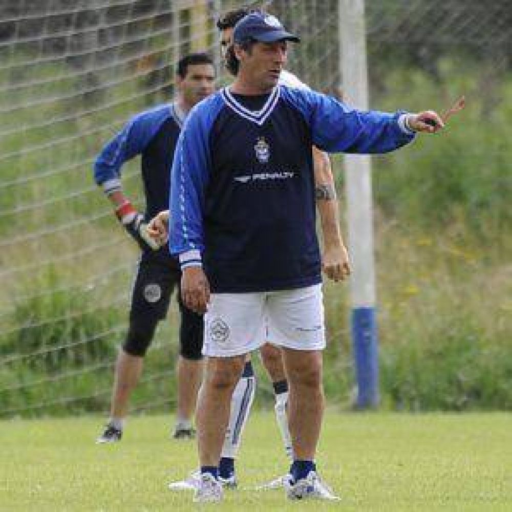 Sin caras nuevas, Gimnasia regresa a los entrenamientos en Estancia Chica