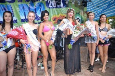 Celeste Balcaza, de 18 a�os, es la reina del verano 2014 en Villa R�o Bermejito