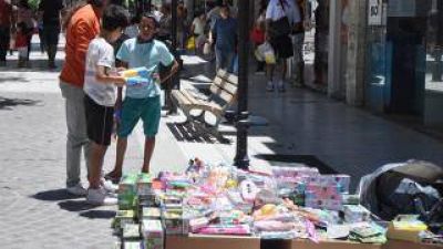 La falta de efectivo provoc� que las ventas para Reyes sean casi nulas