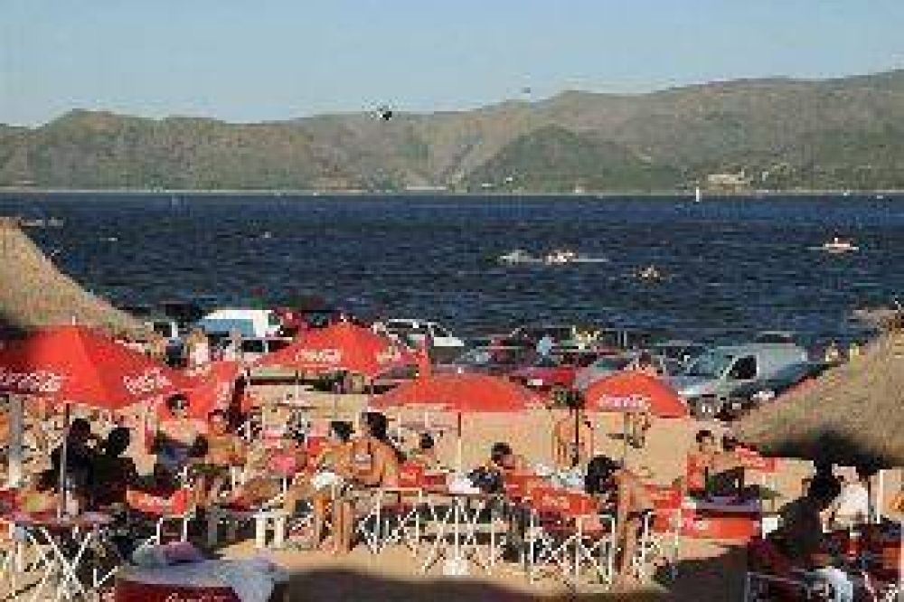 Carlos Paz se colma de visitantes y tuvo este fin de semana un 80% de ocupaci�n