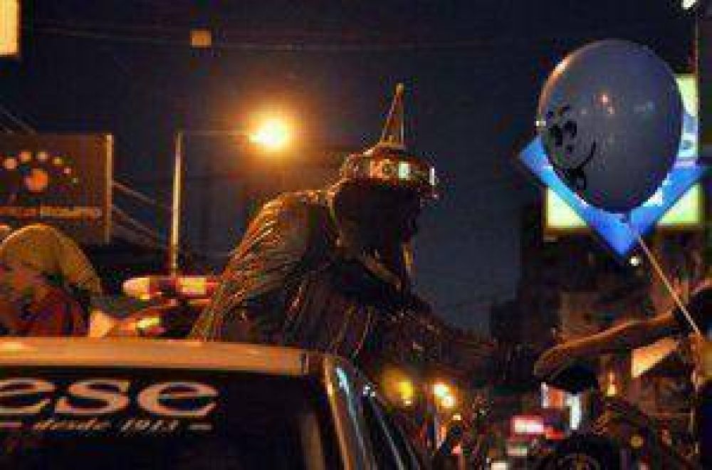 Los Reyes Magos desfilaron junto a m�s de 180 mil vecinos