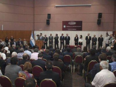 Sigue la fiesta de los cargos pol�ticos