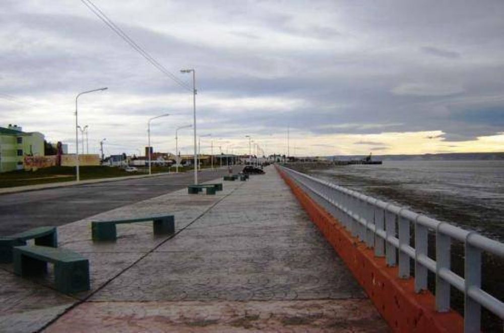 Se descuidaron de la marea y �La R�a� les tap� la camioneta