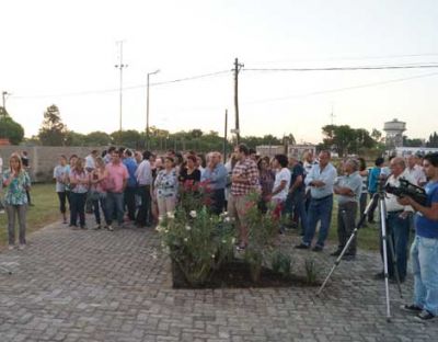 Inauguraron una plazoleta y le impusieron el nombre de Roberto Navaridas 