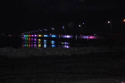 Anoche se inici� la nueva iluminaci�n del puente General Mosconi