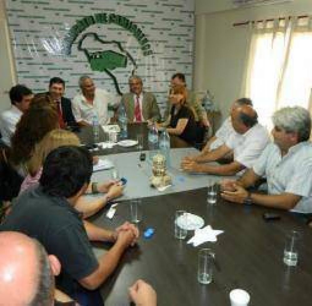 El gobierno abri� la ronda de di�logo con los gremios riojanos