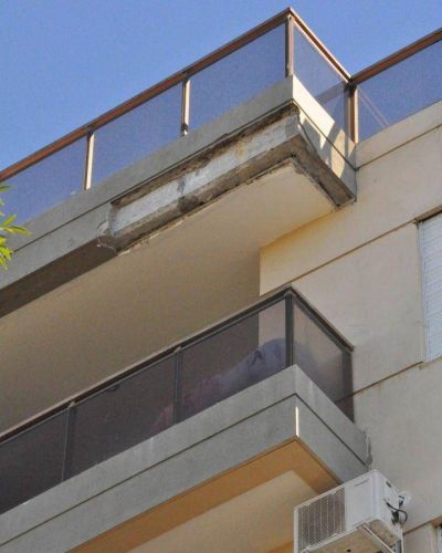 Vecinos del edificio de Moreno al 800 temen m�s desprendimientos