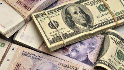 El d�lar oficial subi� 4 centavos y el paralelo ya est� en $10,38
