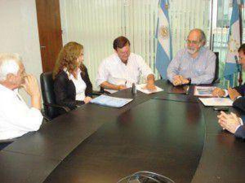 Con un avance del 90% reconstruyen la fabrica de escobas da�ada por incendio
