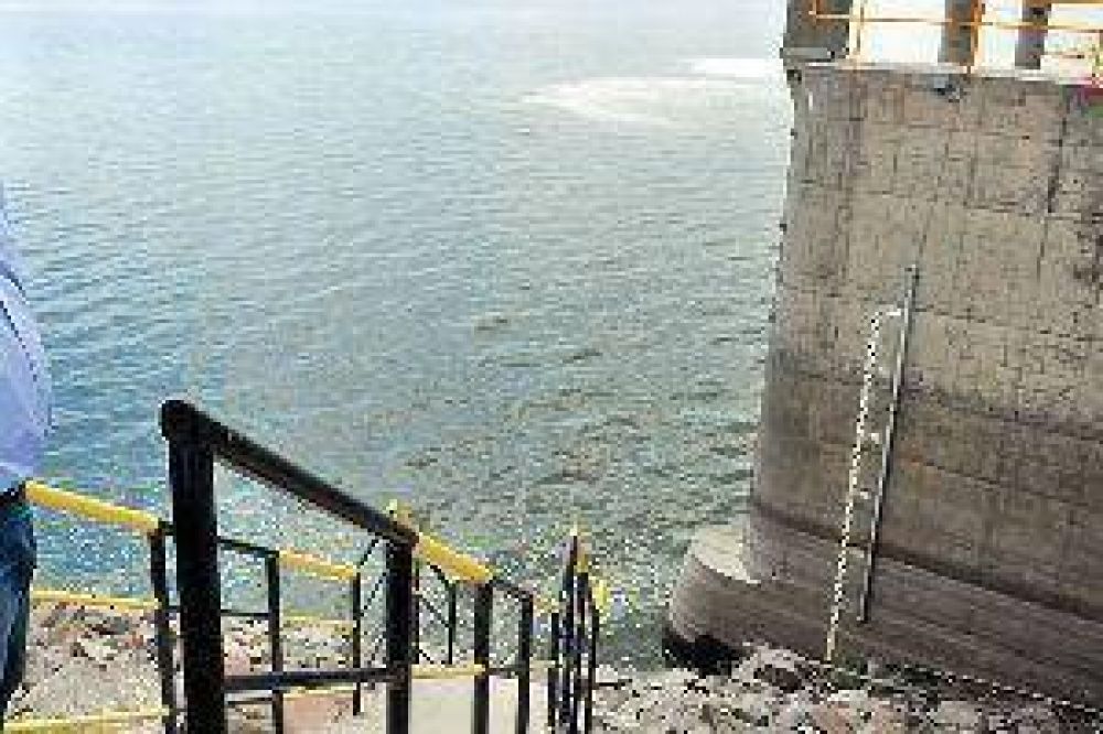 Autoridades siguen de cerca la dif�cil situaci�n que vive el embalse