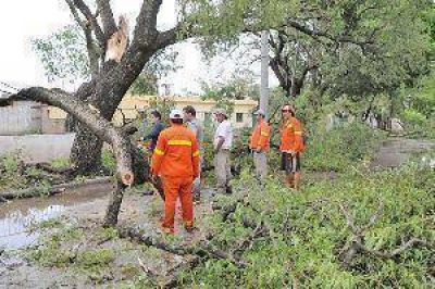 Contin�an las tareas en los barrios despu�s del fuerte temporal