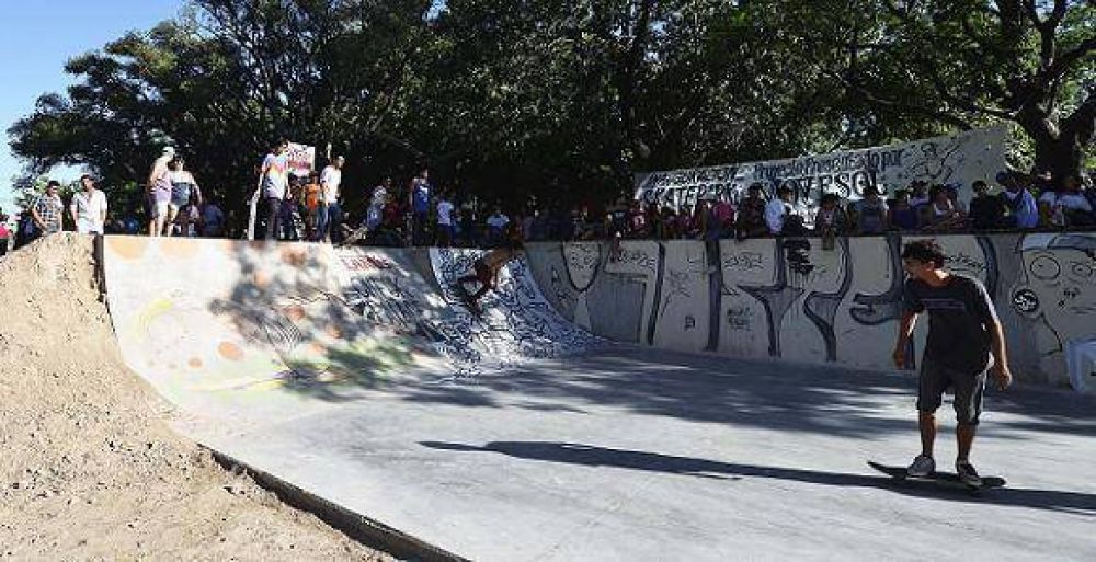 LAN�S YA TIENE SU PRIMER SKATEPARK