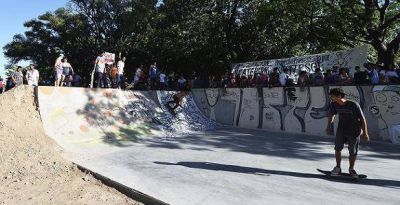 LAN�S YA TIENE SU PRIMER SKATEPARK