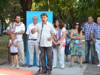 Ezpeleta: una plaza renovada