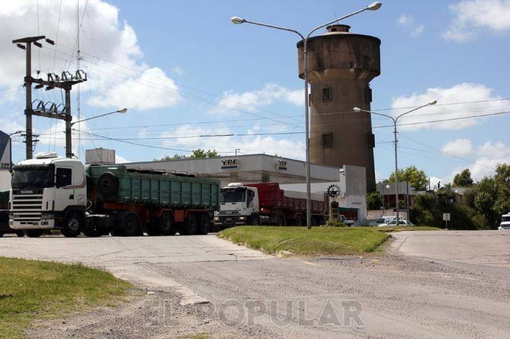 Vecinos de Sierras Bayas reclaman por cortes de agua