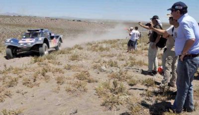 El Gobernador particip� de la primera jornada del Dakar en Mendoza