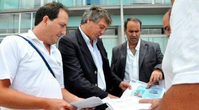 Budassi clausur� a los que no le dieron factura y escrach� a actriz