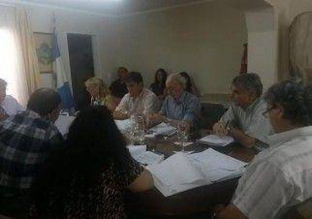 Cutral Co reconocer deuda al EPAS y cobrar el agua 