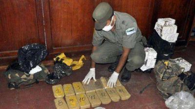 Gendarmer�a secuestr� catorce kilogramos de coca�na