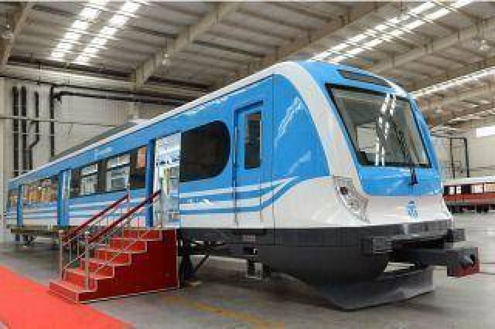Ya est� en viaje la primera de las 25 formaciones para la l�nea Sarmiento