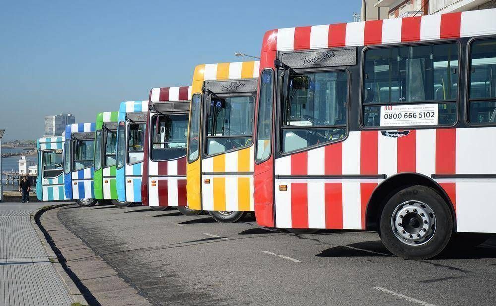 No hay paro de colectivos: empresarios se comprometieron a pagar el fin de semana