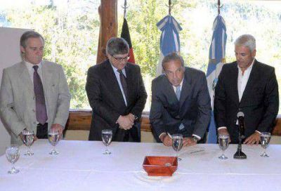 Sapag prev� inversiones por u$s 6 mil millones