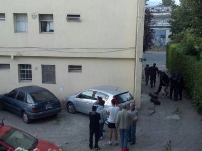 Intentaron asaltar un negocio de motocicletas y los detuvieron