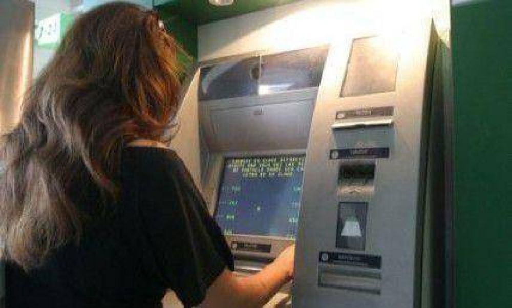 Contin�a el cronograma de pago a estatales rionegrinos