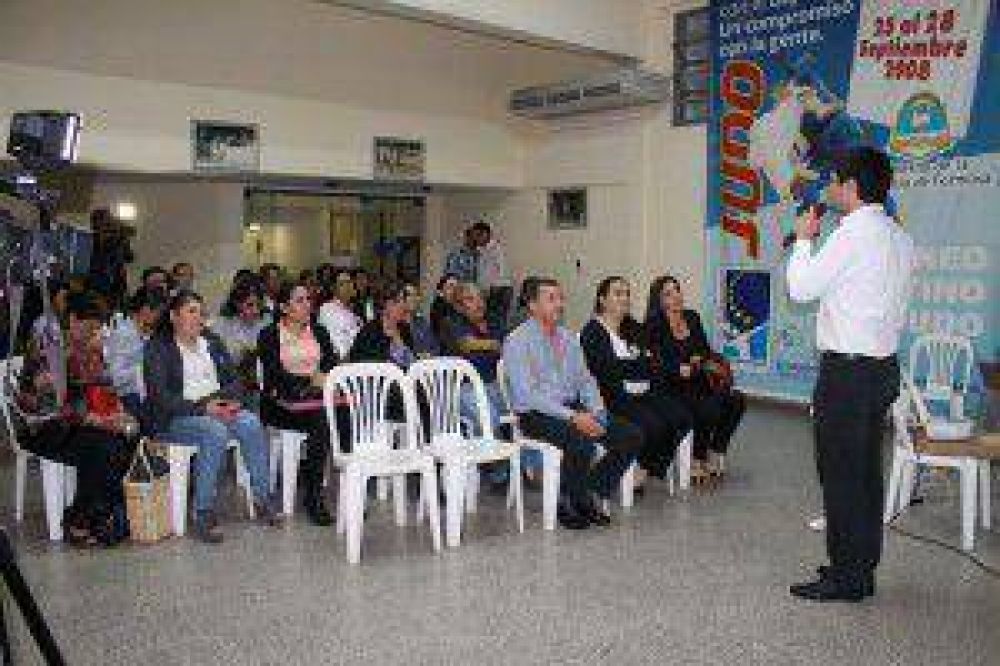 Cuerpo de abogados y operadores especializados forman parte de la estructura de la L�nea 102