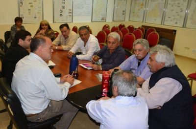 Mart�nez se reuni� con los comisionados de fomento