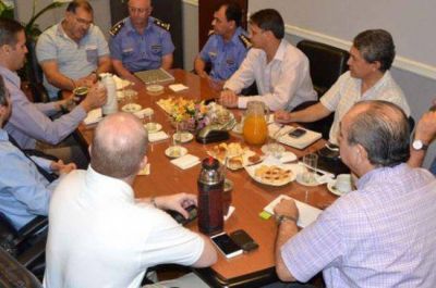 El Gobierno realizar� trabajos para reforzar la seguridad en el Aeropuerto