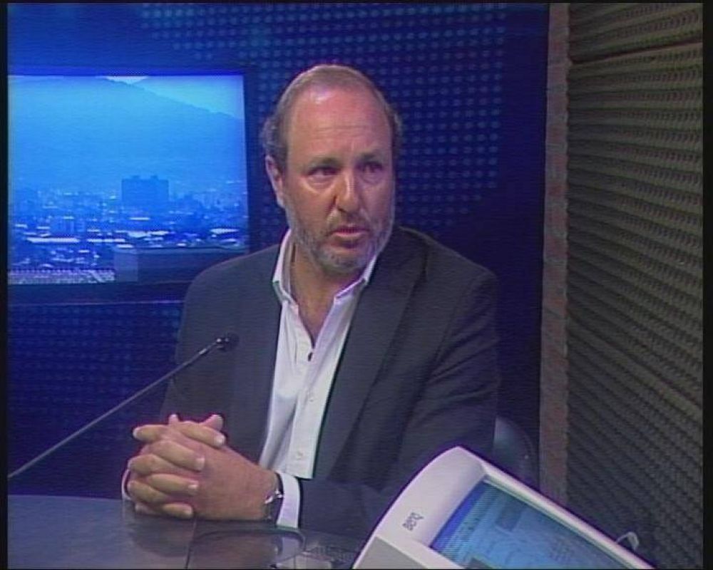 El presidente de Aguas del Norte defendi� la costosa contrataci�n de camiones