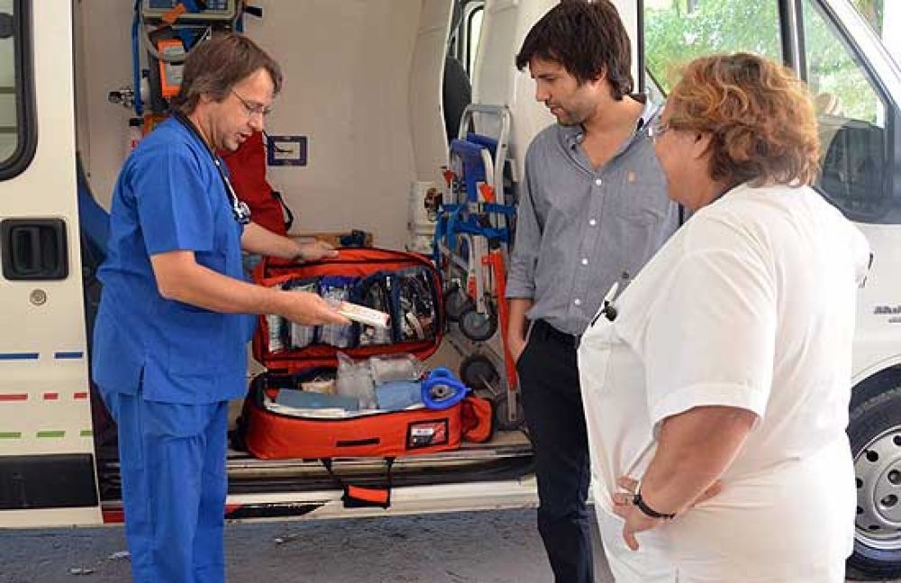 Adquieren aparatolog�a y equipos para ambulancias