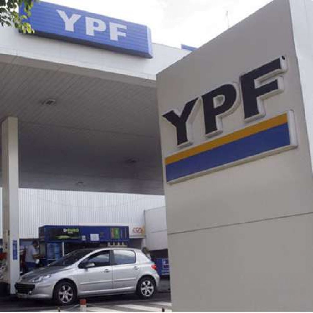 Maniatan a playero y roban 35 mil pesos de una YPF en Chilecito