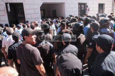 La Provincia respetar� el acuerdo salarial convenido con la Polic�a