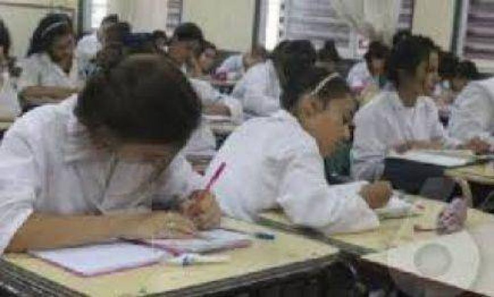 Aseguran que en 3 a�os, el rendimiento escolar en el secundario mejor� un 38%